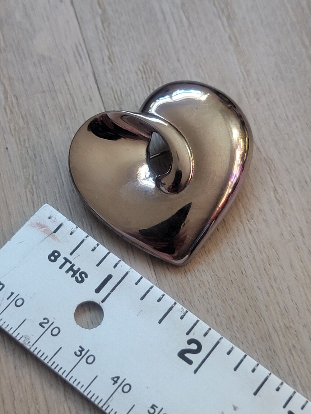 Vintage Liz Claiborne Signed LC Puffy Silver Swirl Heart Brooch Pin